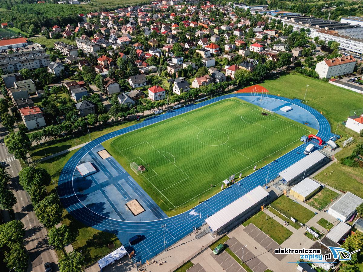 Widok z lotu ptaka na stadion przygotowany do zawodów Kids Cup